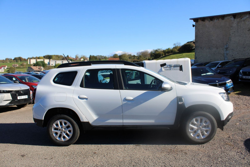 Photo 5 de l'offre de DACIA DUSTER 5 BLUE DCI 115 CV EXPRESSION  4X4  GPS CARPLAY JA 16 FULL LED USB RADAR RÉGULATEUR à 23990€ chez Bougel transactions