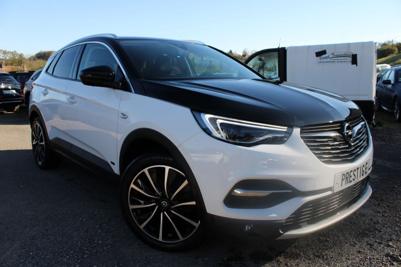 Opel GRANDLAND X HYBRID4 300 ULTIMATE AWD 4X4 GPS USB CAMÉRA 360 ABS BICOLOR RÉGULATEUR ADAPTATIF Hybride BLANC ET NOIR Occasion à vendre