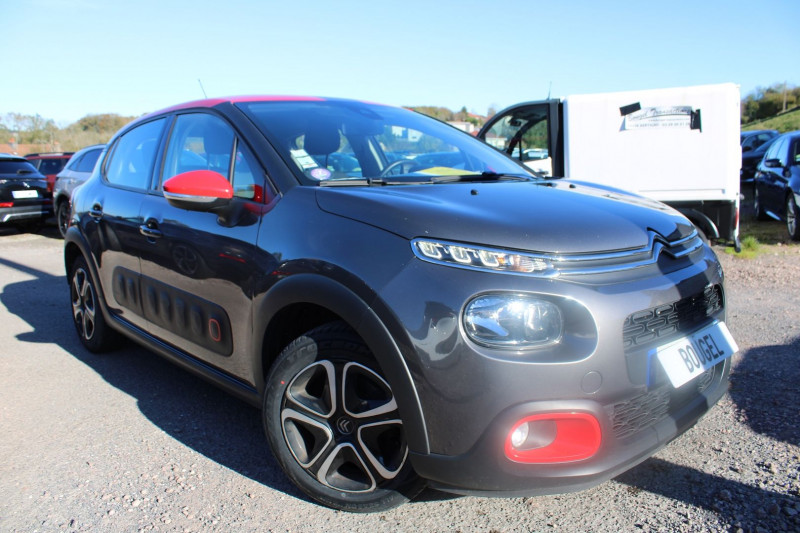 Citroen C3 III SHINE 82 CV ESSENCE GPS 3D CLIM MP3 USB  MÉTAL BI-TON RADAR BLUETOOTH RÉGULATEUR Essence GRIS  / TOIT ROUGE Occasion à vendre