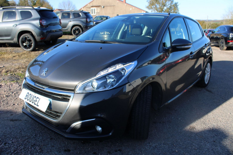 Photo 4 de l'offre de PEUGEOT 208 II SIGNATURE 82 CV ESSENCE GPS MIROR LINK AUDIO USB CLIM RADAR BLUETOOTH RÉGULATEUR à 8990€ chez Bougel transactions