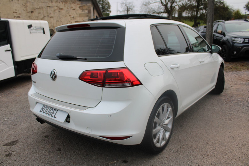 Photo 2 de l'offre de VOLKSWAGEN GOLF 7 R-LINE 2L TDI 150 CV GPS 3D XÉNON+LED JA 17 TOIT PANO CUIR CHAUFFANTS RÉGULATEUR à 11990€ chez Bougel transactions