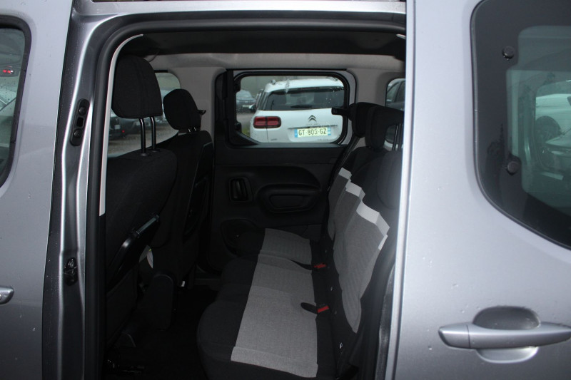 Photo 9 de l'offre de CITROEN BERLINGO 5 PLUS 110 CV ESSENCE GPS CARPLAY CAMÉRA FULL LED AUDIO USB BLUETOOTH RÉGULATEUR à 22900€ chez Bougel transactions