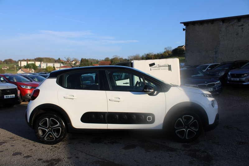 Photo 8 de l'offre de CITROEN C3 III FEEL LUXE 110 CV ESSENCE CLIM GPS 3D CAMÉRA AUDIO MP3 USB BLUETOOTH RÉGULATEUR à 10990€ chez Bougel transactions