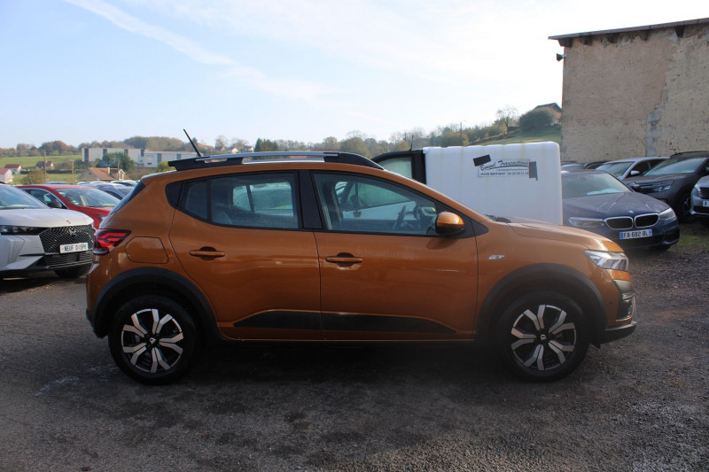 Photo 6 de l'offre de DACIA SANDERO 4 STEPWAY 100 CV 1L BICARBURATION ESS/GPL CAMÉRA GPS 3D FULL LEDS USB  REGULATEUR à 16200€ chez Bougel transactions