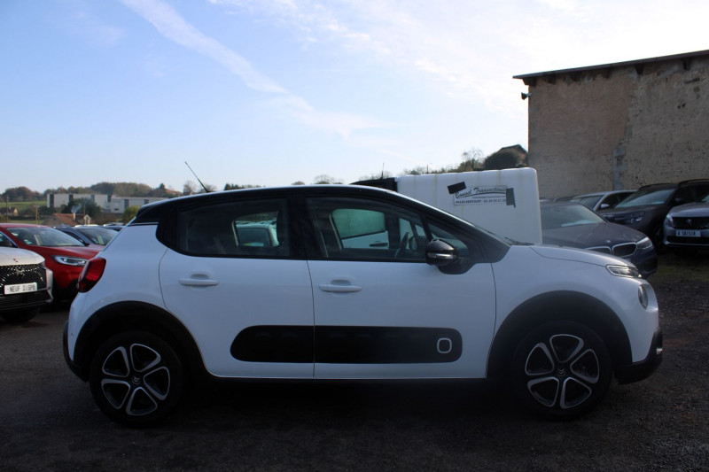 Photo 5 de l'offre de CITROEN C3 III SHINE BICOLOR 110 CV CAMÉRA 180 GPS USB ABS REGULATEUR BLUETOOTH CLIM AUTO RADAR à 12990€ chez Bougel transactions