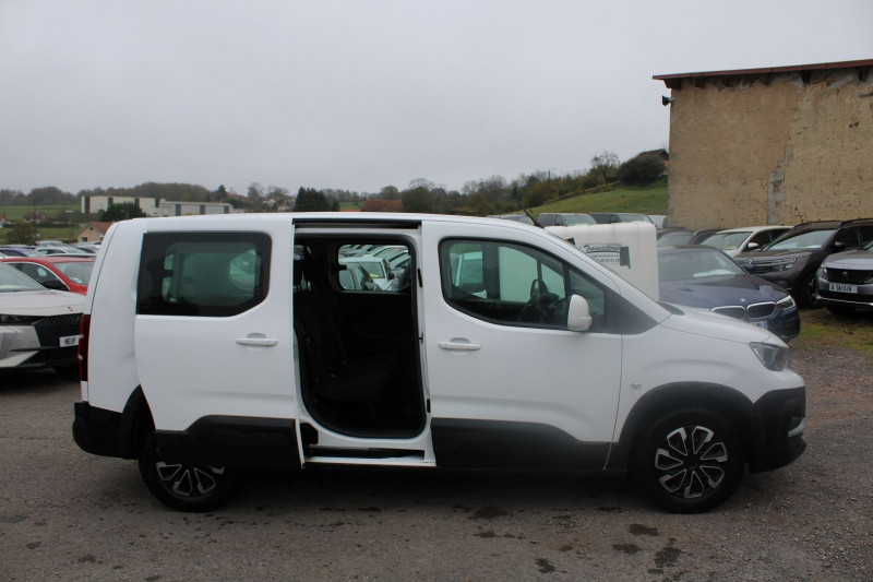 Photo 6 de l'offre de PEUGEOT RIFTER 1L5 BLUEHDI 100 CV XL LONG 5 PLACES CAMÉRA RÉGULATEUR BLUETOOTH CLIM RADARS  ABS à 16500€ chez Bougel transactions