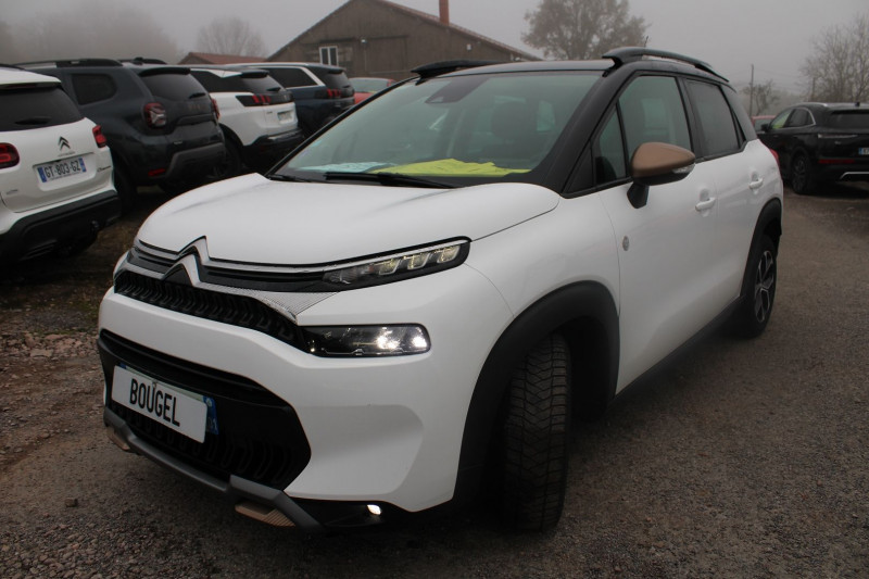 Photo 4 de l'offre de CITROEN C3 AIRCROSS II ESSENCE C-SERIES 110 CV BOITE 6V BICOLOR CAMÉRA 180 USB RÉGULATEUR BLUETOOTH ABS à 17500€ chez Bougel transactions