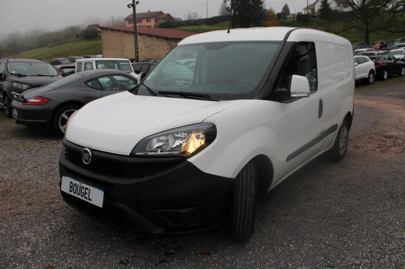 Photo 5 de l'offre de FIAT DOBLO CARGO DIESEL 1L3 MULTIJET 95 CV 3PLACES GPS TACTILE USB ASR CLIM RÉGULATEUR BLUETOOTH à 10990€ chez Bougel transactions