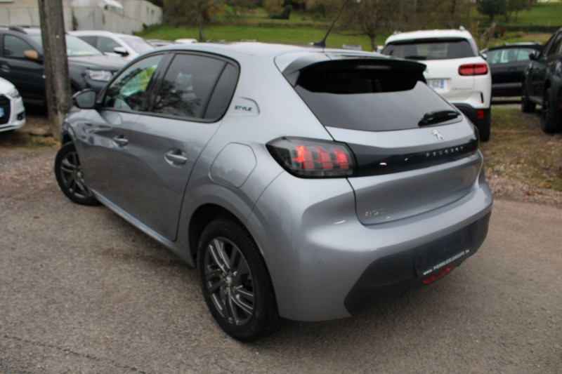 Photo 3 de l'offre de PEUGEOT 208 III BLUE HDI 100 CV STYLE GPS 3D CLIM USB FULL LED JA 16 RADAR BLUETOOTH RÉGULATEUR à 17500€ chez Bougel transactions