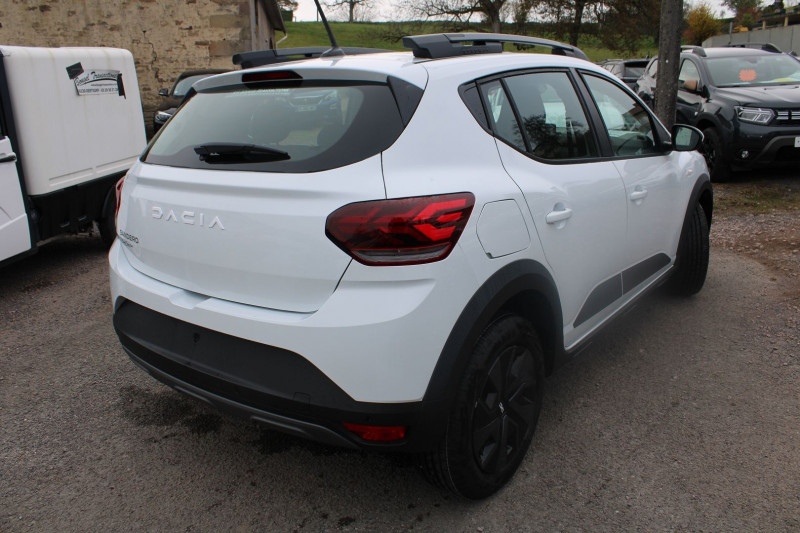 Photo 2 de l'offre de DACIA SANDERO 5 STEPWAY EXPRESSION TCE 90 CV GPS CARPLAY FULL LED USB RADAR RÉGULATEUR BLUETOOTH à 17500€ chez Bougel transactions