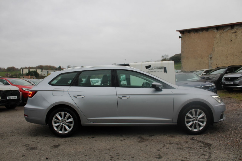 Photo 5 de l'offre de SEAT LEON ST 1L6 TDI 115 CV STYLE DSG BOITE AUTO RÉGULATEUR BLUETOOTH GPS 3D USB FULL LEDS à 12990€ chez Bougel transactions