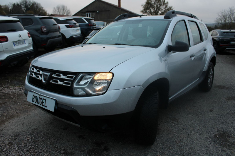 Photo 4 de l'offre de DACIA DUSTER II 1L5 DCI 110 CV BLACK TOUCH  4X4  CLIM ATTELAGE RE USB JA 16 BLUETOOTH RÉGULATEUR à 13990€ chez Bougel transactions