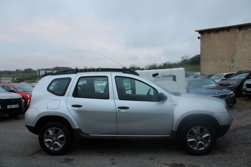 Photo 5 de l'offre de DACIA DUSTER II 1L5 DCI 110 CV BLACK TOUCH  4X4  CLIM ATTELAGE RE USB JA 16 BLUETOOTH RÉGULATEUR à 13990€ chez Bougel transactions