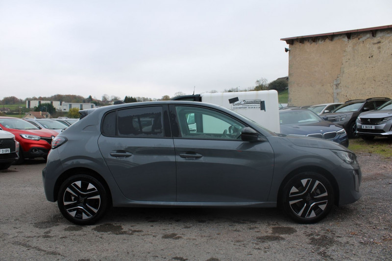 Photo 6 de l'offre de PEUGEOT 208 PHASE 4 ALLURE 100 CV ESSENCE GPS CARPLAY I-COKPIT FULL LED JA 16 BLUETOOTH RÉGULATEUR à 18500€ chez Bougel transactions