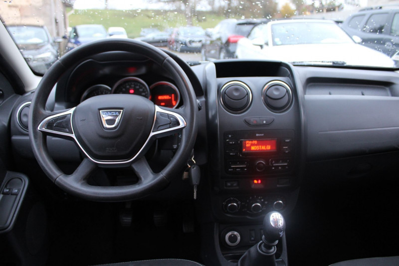 Photo 11 de l'offre de DACIA DUSTER II 1L5 DCI 110 CV BLACK TOUCH  4X4  CLIM ATTELAGE RE USB JA 16 BLUETOOTH RÉGULATEUR à 13990€ chez Bougel transactions