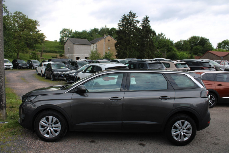 Photo 5 de l'offre de PEUGEOT 5008 III BLUE HDI 130 CV BUSINESS  7 PLACES  GPS 3D CAMÉRA FULL LED USB BOITE AUTO EAT-8 à 26500€ chez Bougel transactions