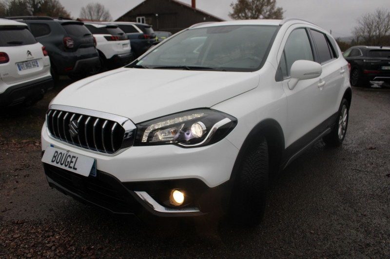 Photo 4 de l'offre de SUZUKI SX4 S-CROSS PRIVILEGE ALLGRIP 111 CV  4X4  GPS 3D CAMÉRA AUDIO USB JA 17 PK HIVER RÉGULATEUR à 14500€ chez Bougel transactions