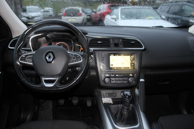 Photo 10 de l'offre de RENAULT KADJAR 1L6 DCI 130 CV INTENS GPS 3D CAMÉRA FULL LED MI/CUIR JA 19 BLUETOOTH RÉGULATEUR à 14990€ chez Bougel transactions