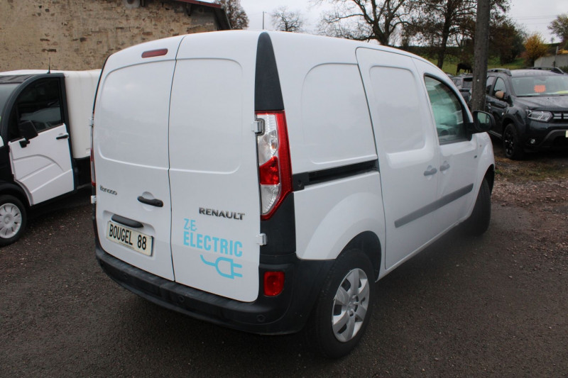 Photo 2 de l'offre de RENAULT KANGOO III EXTRA RLINK ELECTRIC 33 BOITE AUTO REGULATEUR BLUETOOTH GPS USB CLIMAT ABS à 7990€ chez Bougel transactions