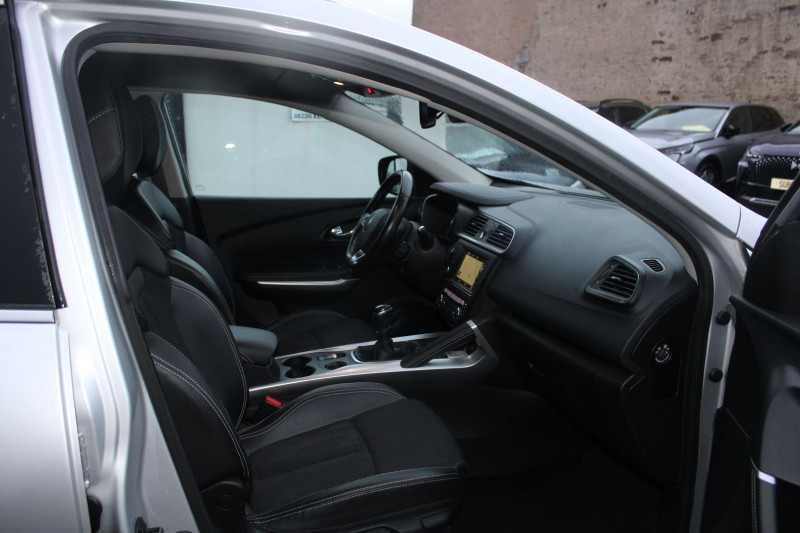 Photo 8 de l'offre de RENAULT KADJAR 1L6 DCI 130 CV INTENS GPS 3D CAMÉRA FULL LED MI/CUIR JA 19 BLUETOOTH RÉGULATEUR à 14990€ chez Bougel transactions