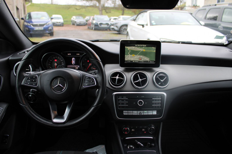 Photo 10 de l'offre de MERCEDES-BENZ CLA 200 CDI SENSATION USB GPS 3D CAMÉRA FULL LED RÉGULATEUR JA 18 BOITE AUTO 7G-DCT à 19800€ chez Bougel transactions