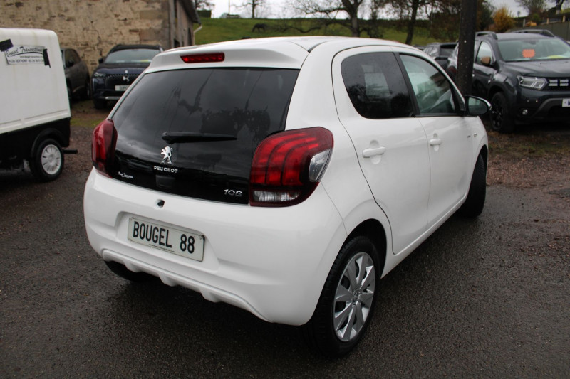 Photo 2 de l'offre de PEUGEOT 108 III STYLE VTI 72 CV ESSENCE CLIM AUDIO MP3 PACK CHROMES VT RE USB BLUETOOTH LIMITEUR à 10990€ chez Bougel transactions