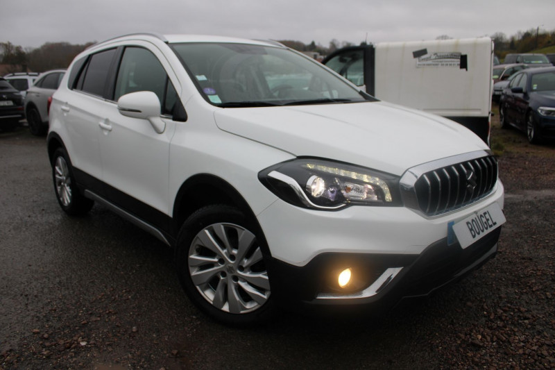 Suzuki SX4 S-CROSS PRIVILEGE ALLGRIP 111 CV  4X4  GPS 3D CAMÉRA AUDIO USB JA 17 PK HIVER RÉGULATEUR Essence BLANC ALPIN Occasion à vendre