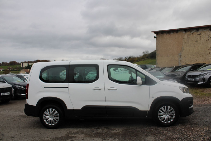 Photo 5 de l'offre de PEUGEOT RIFTER 1L5 BLUEHDI 100 CV XL LONG 5 PLACES RADARS RÉGULATEUR BLUETOOTH CLIM RADARS  ABS à 15400€ chez Bougel transactions