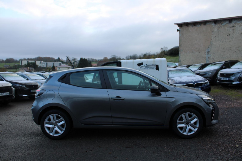 Photo 5 de l'offre de RENAULT CLIO VI TCE 90 CV EVOLUTION GPS CARPLAY CAMÉRA FULL LED RE I-COKPIT BLUETOOTH RÉGULATEUR à 18500€ chez Bougel transactions