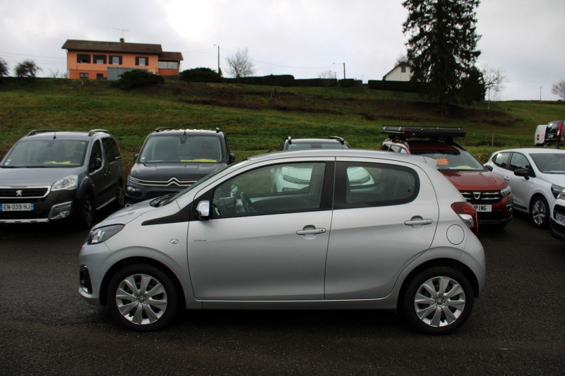 Photo 5 de l'offre de PEUGEOT 108 III STYLE VTI 70 CV ESSENCE CLIM AUDIO MP3 BLUETOOTH USB LIMITEUR PACK CHROMES MÉTAL à 10500€ chez Bougel transactions