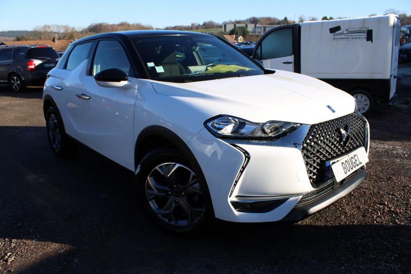 Ds DS 3 CROSSBACK BUSINESS ESSENCE 100 CV BOITE 6V MIRROR LINK GPS BLUETOOTH RÉGULATEUR BICOLOR Essence BLANC TOIT NOIR Occasion à vendre