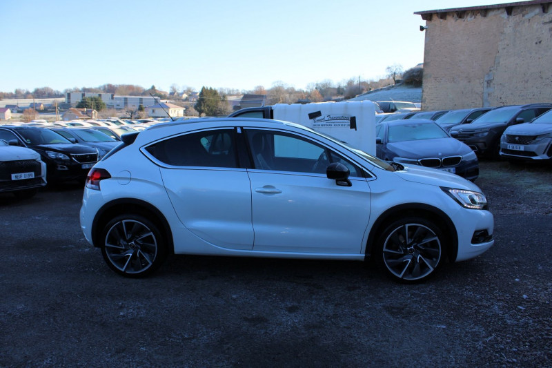 Photo 5 de l'offre de DS DS 4 CROSSBACK SPORT CHIC 2L HDI 180 CV GPS 3D CAMÉRA FULL LED AUDIO USB JA 19 BOITE AUTO EAT-6 à 15700€ chez Bougel transactions