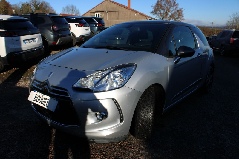 Photo 4 de l'offre de CITROEN DS3 SO CHIC 82 CV ETHANOL+ESSENCE CLIM AUTO USB AUDIO MP3 RADAR BLUETOOTH RÉGULATEUR à 7990€ chez Bougel transactions