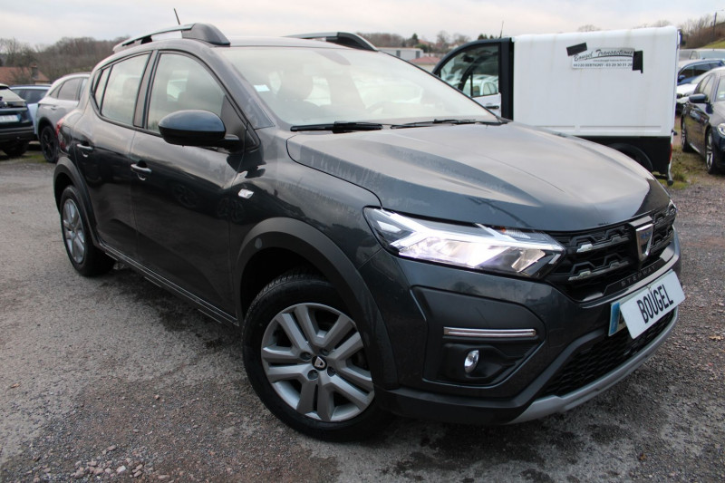 Dacia SANDERO 4 TCE 90 CV STEPWAY GPS CARPLAY USB FULL LED RADAR BLUETOOTH RÉGULATEUR BOITE AUTO Essence GRIS COMETE Occasion à vendre