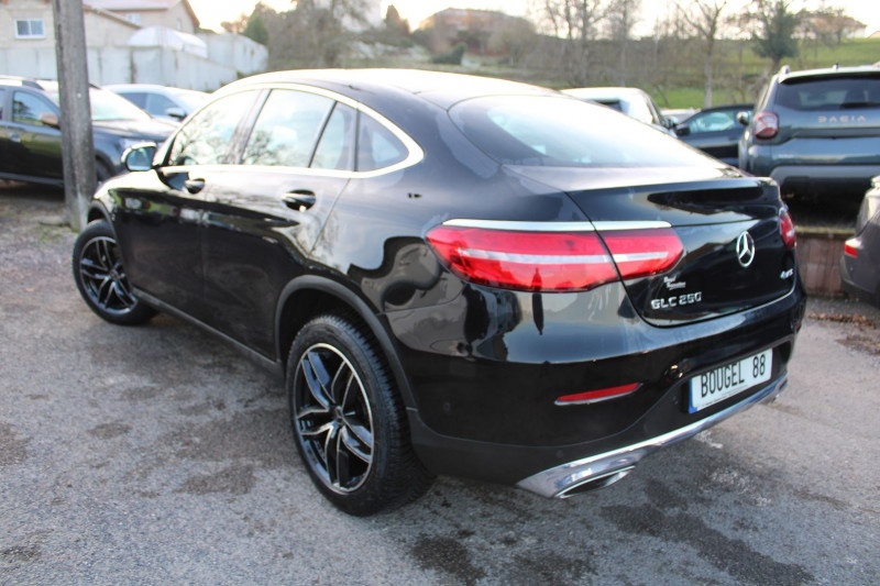 Photo 3 de l'offre de MERCEDES-BENZ GLC COUPE 250 SPORTLINE  4MATIC  GPS 3D CAMÉRA CUIR USB JA 19 RÉGULATEUR BOITE 9G-TRONIC à 33500€ chez Bougel transactions