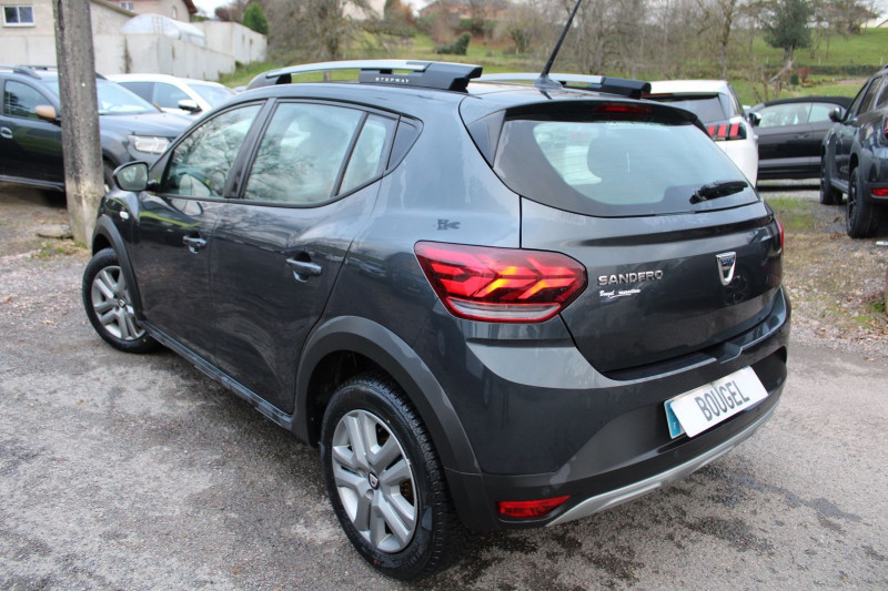 Photo 3 de l'offre de DACIA SANDERO 4 TCE 90 CV STEPWAY GPS CARPLAY USB FULL LED RADAR BLUETOOTH RÉGULATEUR BOITE AUTO à 15500€ chez Bougel transactions