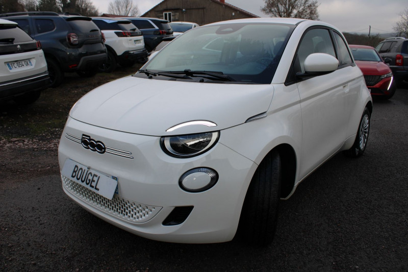 Photo 4 de l'offre de FIAT 500 III ACTION 24 KWH ELECT BVA CLIMAT U.CONNECT GPS ÉCRAN 3D RÉGULATEUR BLUETOOTH LEDS à 11900€ chez Bougel transactions