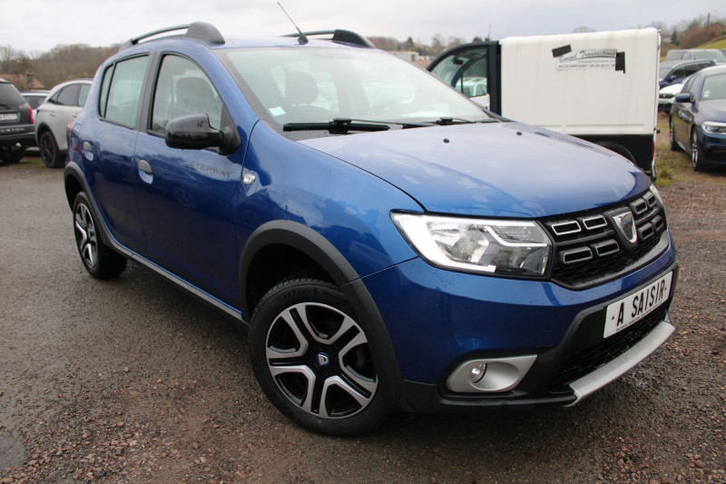 Dacia SANDERO III STEPWAY 95 CV 1L5 BLUEDCI ANNIVERSAIRE CAMÉRA GPS USB ABS BLUETOOTH REGULATEUR Diesel BLEU COSMOS Occasion à vendre