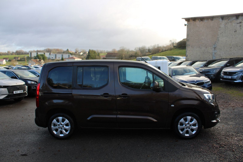 Photo 5 de l'offre de OPEL COMBO LIFE 1L5 CDTI 130 CV GPS 3D ATTELAGE CAMÉRA TOIT PANO USB JA 16 BLUETOOTH RÉGULATEUR à 17900€ chez Bougel transactions