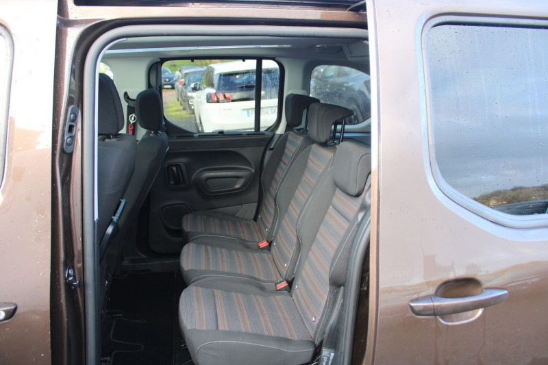 Photo 9 de l'offre de OPEL COMBO LIFE 1L5 CDTI 130 CV GPS 3D ATTELAGE CAMÉRA TOIT PANO USB JA 16 BLUETOOTH RÉGULATEUR à 17900€ chez Bougel transactions