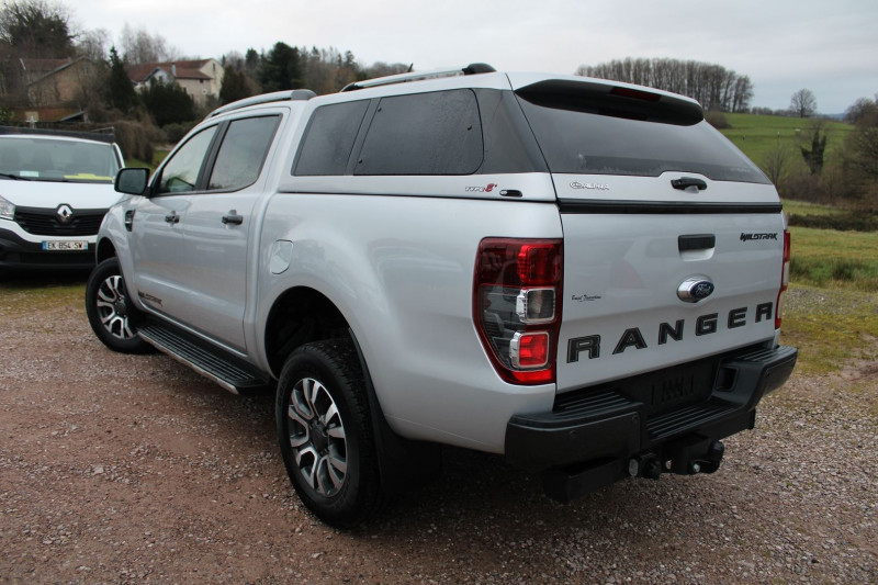 Photo 2 de l'offre de FORD RANGER 4 WILDTRACK DBLE CAB 210 CV GPS 3D CAMÉRA ATTELAGE HARD TOP MARCHE PIED BOITE AUTO à 37990€ chez Bougel transactions