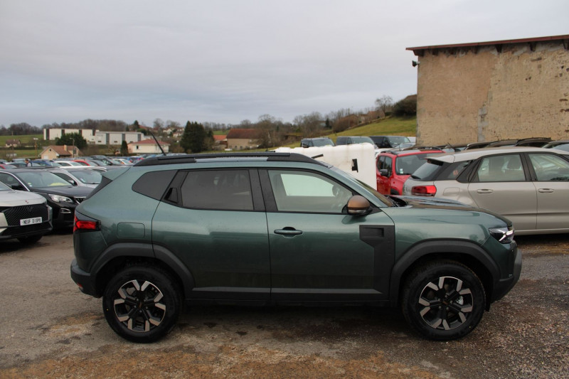 Photo 5 de l'offre de DACIA DUSTER VI EXTREME TCE 130 CV  4X4  GPS CARPLAY CAMÉRA 360° FULL LED USB JA 17 PACK HIVER à 28900€ chez Bougel transactions