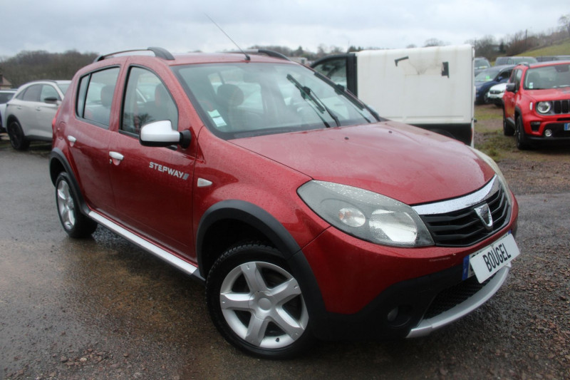 Dacia SANDERO 1L5 DCI 90 CV STEPWAY FUN CLIM AUDIO MP3 MI/CUIR JA 16 BLUETOOTH ROUE SECOURS Diesel ROUGE FUSION Occasion à vendre