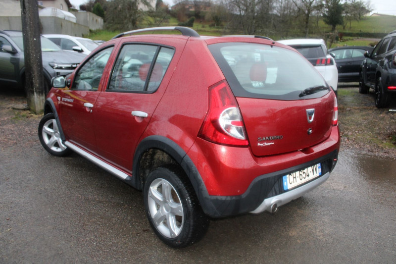 Photo 4 de l'offre de DACIA SANDERO 1L5 DCI 90 CV STEPWAY FUN CLIM AUDIO MP3 MI/CUIR JA 16 BLUETOOTH ROUE SECOURS à 7500€ chez Bougel transactions