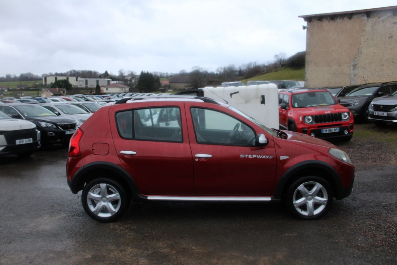 Photo 6 de l'offre de DACIA SANDERO 1L5 DCI 90 CV STEPWAY FUN CLIM AUDIO MP3 MI/CUIR JA 16 BLUETOOTH ROUE SECOURS à 7500€ chez Bougel transactions