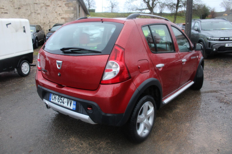 Photo 2 de l'offre de DACIA SANDERO 1L5 DCI 90 CV STEPWAY FUN CLIM AUDIO MP3 MI/CUIR JA 16 BLUETOOTH ROUE SECOURS à 7500€ chez Bougel transactions