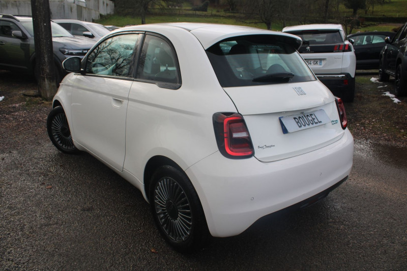 Photo 3 de l'offre de FIAT 500 III ICONE 42KWH ELECT BVA CLIM AUTO GRAND GPS 3D RÉGULATEUR BLUETOOTH JANTES ALU LED à 13990€ chez Bougel transactions