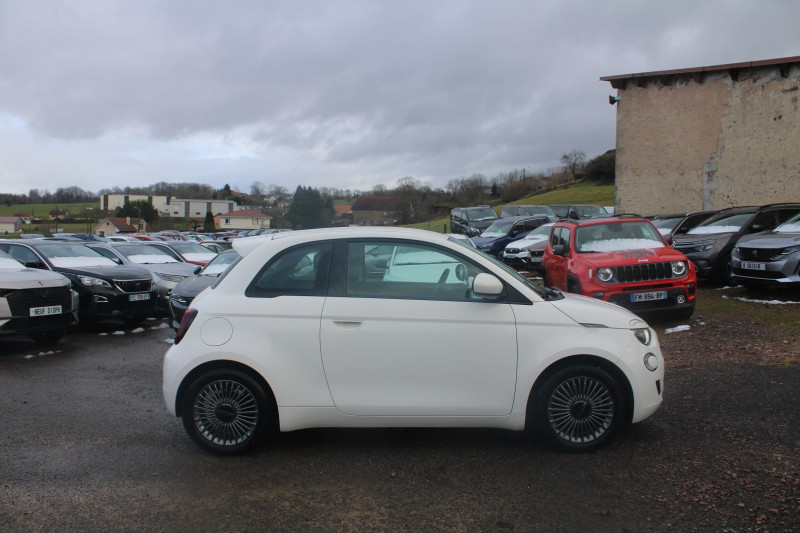 Photo 5 de l'offre de FIAT 500 III ICONE 42KWH ELECT BVA CLIM AUTO GRAND GPS 3D RÉGULATEUR BLUETOOTH JANTES ALU LED à 13990€ chez Bougel transactions