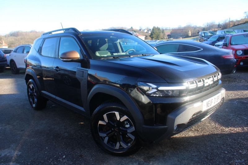 Photo Dacia DUSTER VI EXTREME 4X4 TCE 130 CV BOITE 6V CAMÃRA GPS LINK USB JA 17 REGULATEUR BLUETOOTH Essence NOIR INTENSE en vente chez Bougel transactions Dacia DUSTER VI EXTREME 4X4 TCE 130 CV BOITE 6V CAMÃRA GPS LINK USB JA 17 REGULATEUR BLUETOOTH Essence NOIR INTENSE Occasion à vendre
