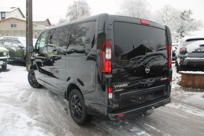 Photo 3 de l'offre de OPEL VIVARO COMBI 1L6 CDTI 145 BOITE 6 FAMILIAL 8 PLACES GPS USB ABS RÉGULATEUR BLUETOOTH ATTELAGE à 23900€ chez Bougel transactions